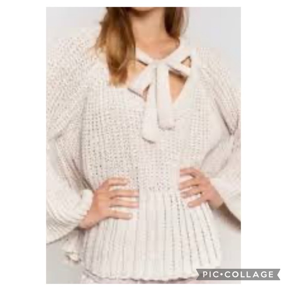 POL Chenille Beige Tie Neck Bell Sleeve Oversized Sweater Size Large - Picture 1 of 10